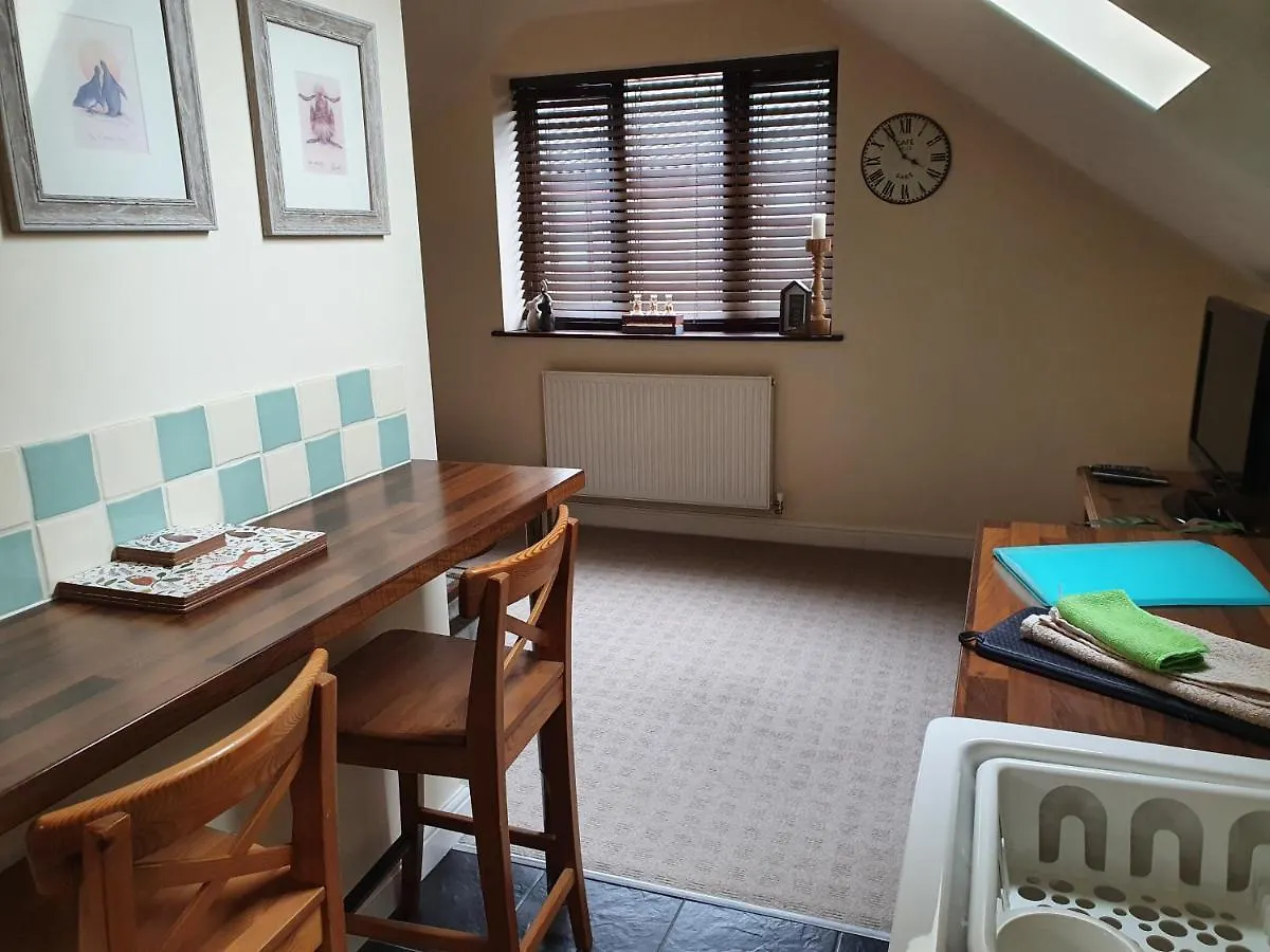 Cosy Village Apartment In Nottingham With Parking 0*,  Egyesült Királyság