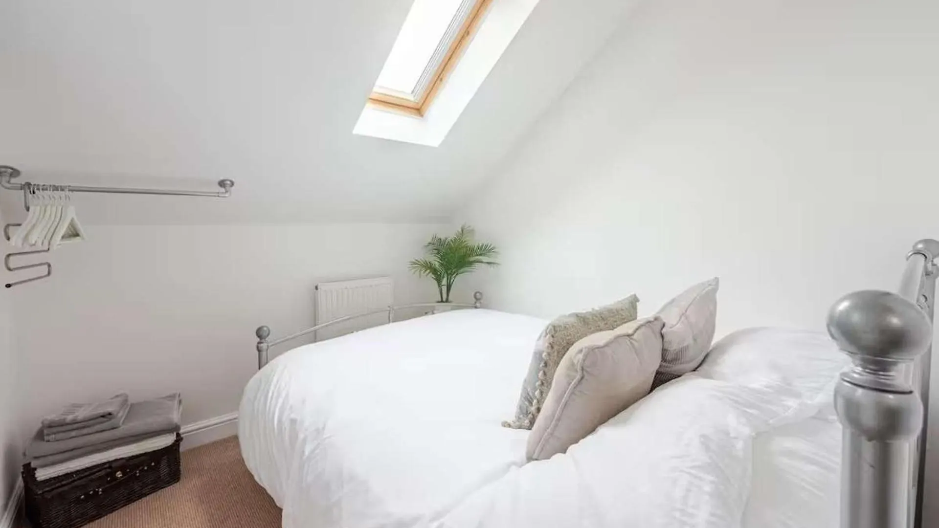 Cosy Village Apartment In Nottingham With Parking 0*,  United Kingdom