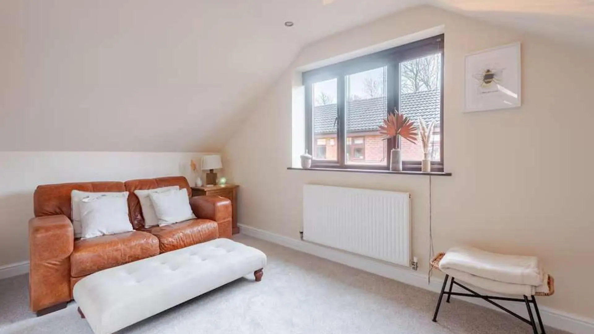 Cosy Village Apartment In Nottingham With Parking